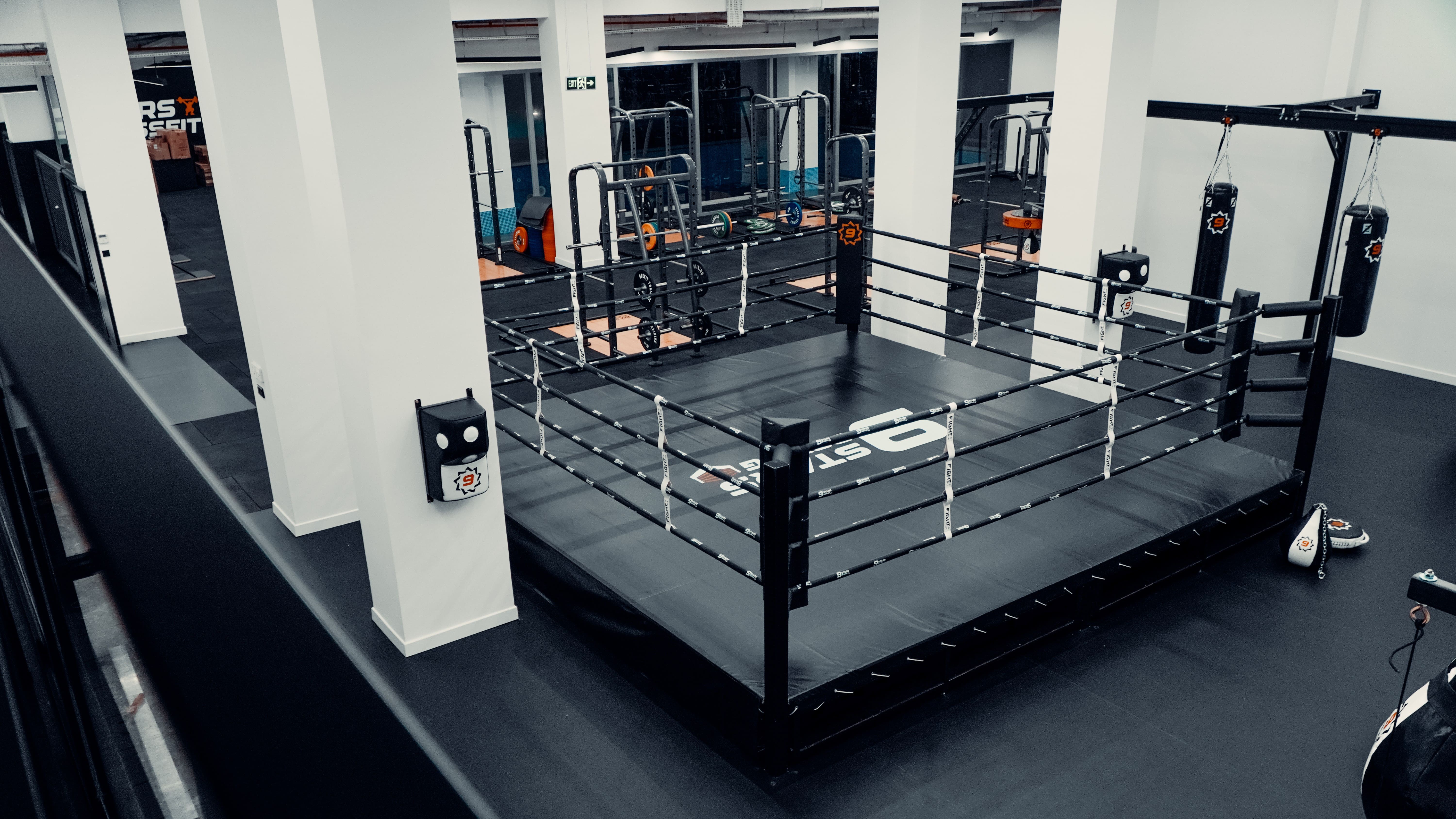 9 Stars Gym Profesyonel Boks Dersi Alan Sporcular